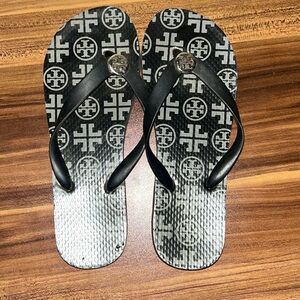Tory Burch Black Thong Slippers ( US 7 M )
